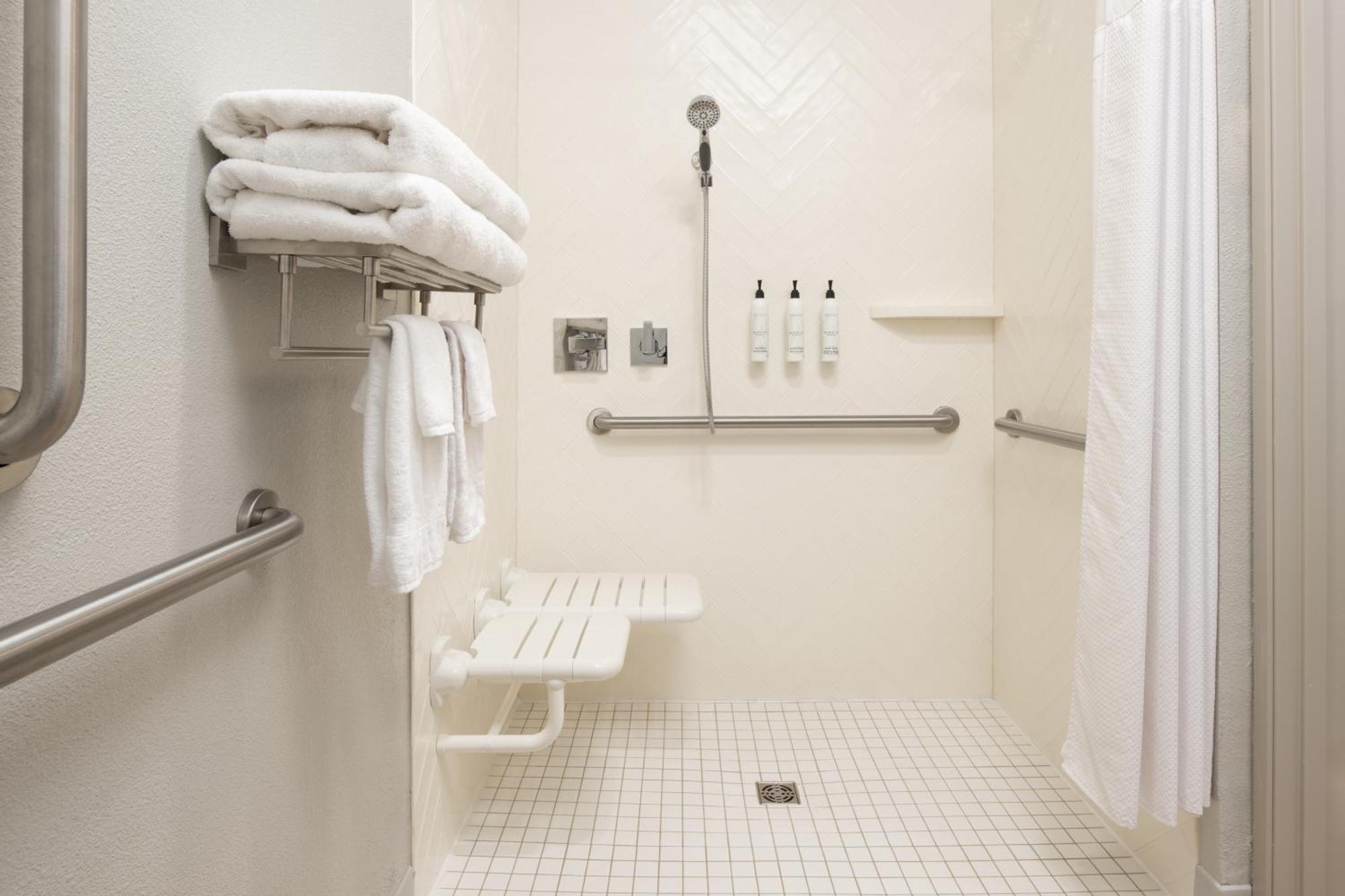 Queen Room with Two Queen Beds - Accessible/Non-Smoking,1746856771:JPEG